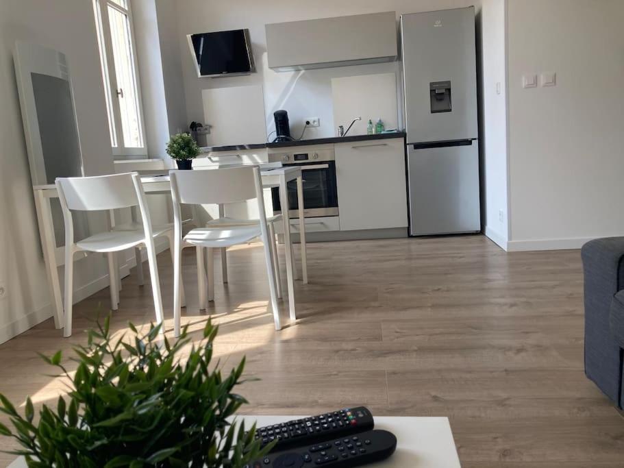 Magnifique T2 J Jaures Avec Garage Apartman Saint-Etienne  Kültér fotó