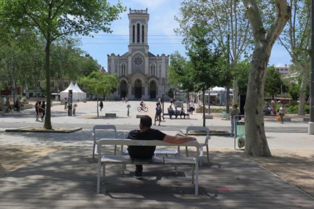 Magnifique T2 J Jaures Avec Garage Apartman Saint-Etienne  Kültér fotó