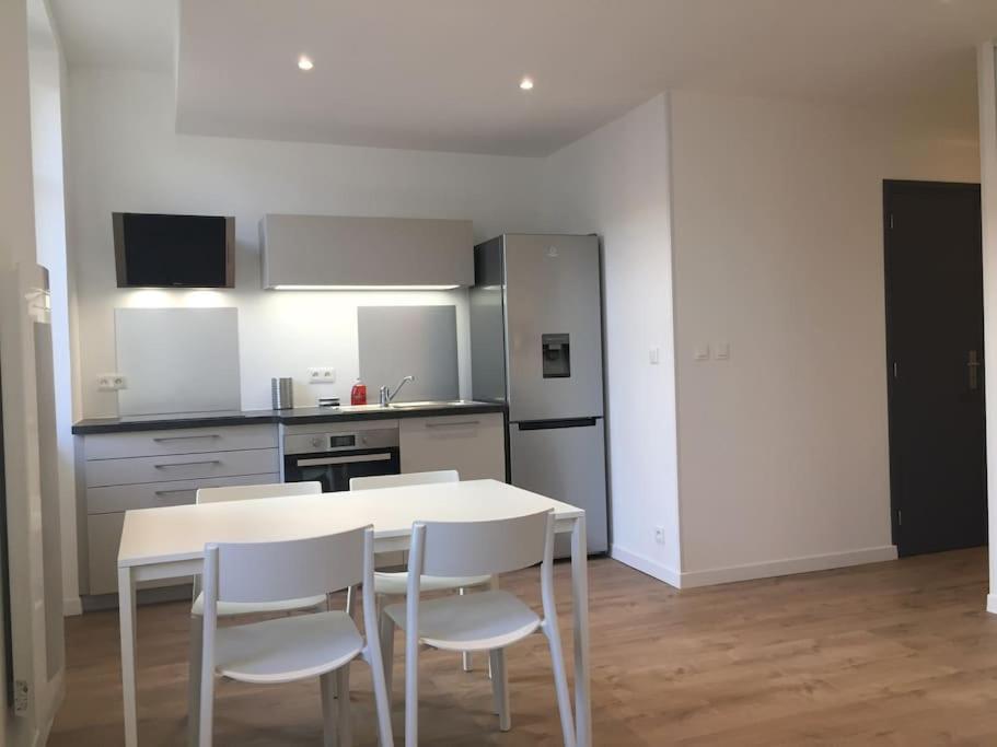 Magnifique T2 J Jaures Avec Garage Apartman Saint-Etienne  Kültér fotó